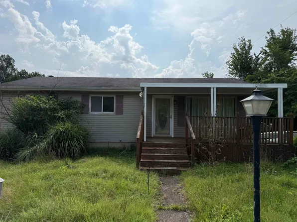 3587 Skyview Dr, Huntington, WV 25701