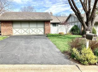 2156 Mason Lake Dr, Ballwin, MO