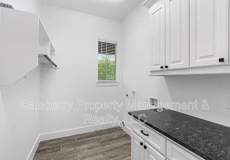 121 Cedar Ln — Photo 21
