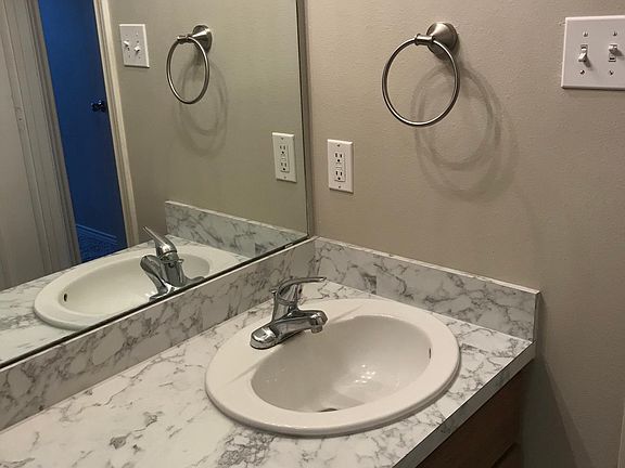 2nd image of 5820 96th St Unit B