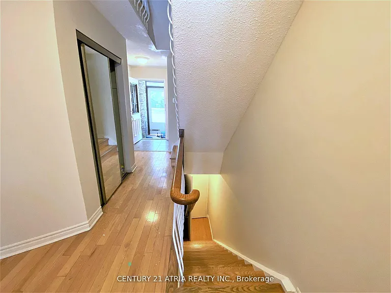 5 Thunder Grv — Photo 5
