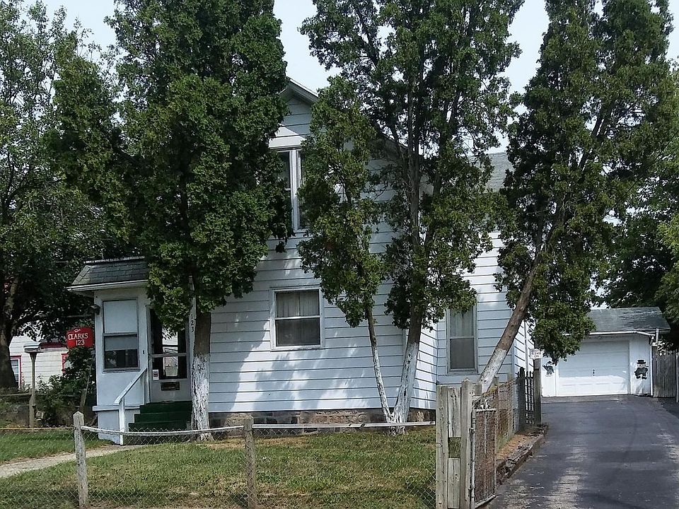 1st image of 123 Clay St