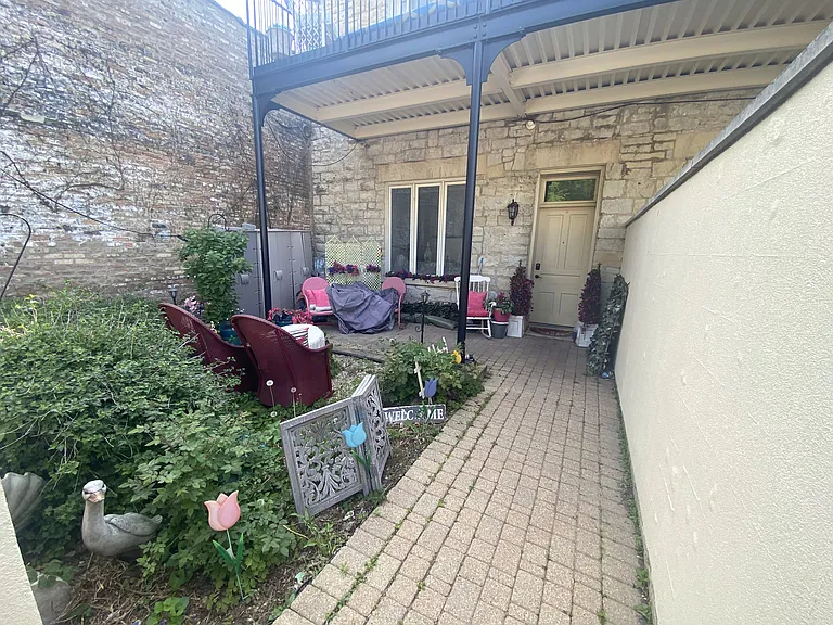 105 E 11th St #109 — Photo 4