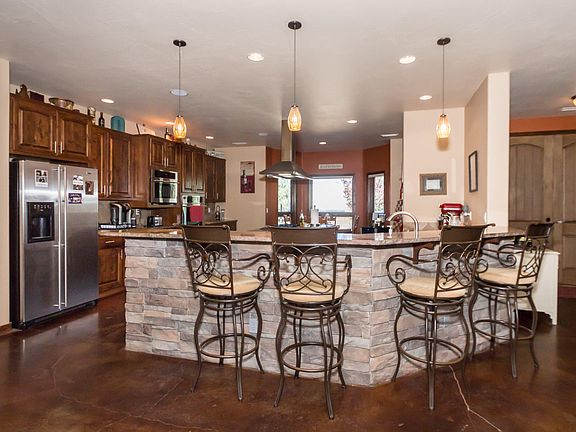 3rd image of 2950 W Granite Oaks Dr