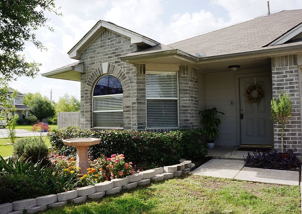 1st image of 4954 Falcon Forest Dr