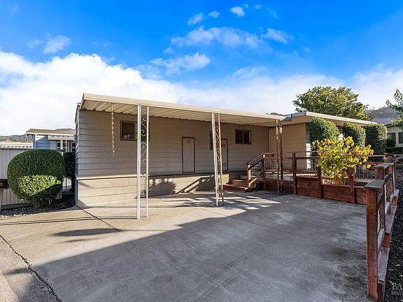 3rd image of 42 Shadyleaf Court