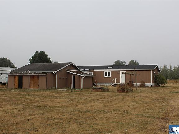 3rd image of 221 Mar Vista Way