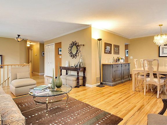 2nd image of 9 Fox Ln