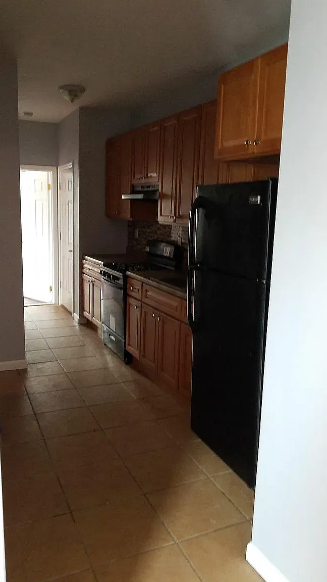 2 bed, 800 sqft, $1,949 — Photo 3