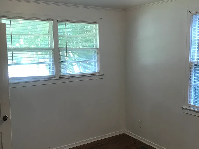 2215 Ivy Rd — Photo 6