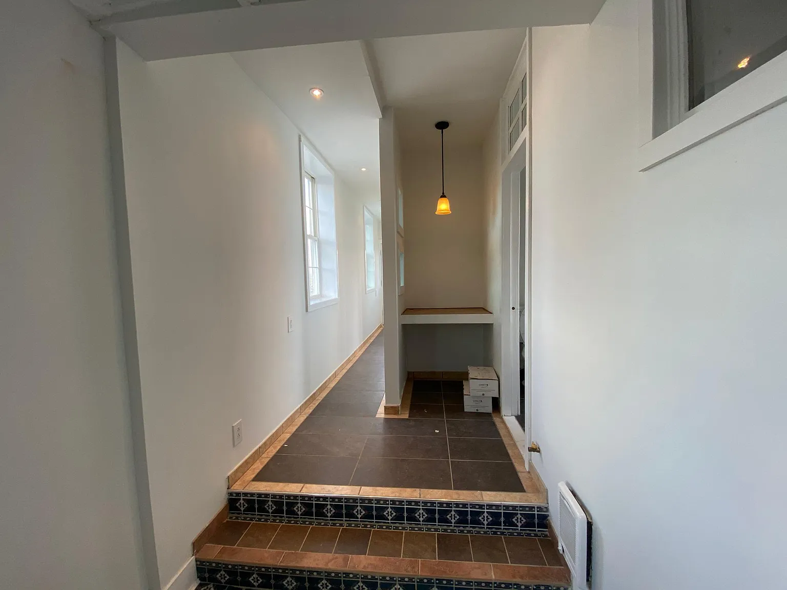 2 bed, 950 sqft, $1,650 — Photo 1