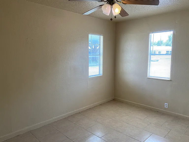 2805 Stearns Ave — Photo 12