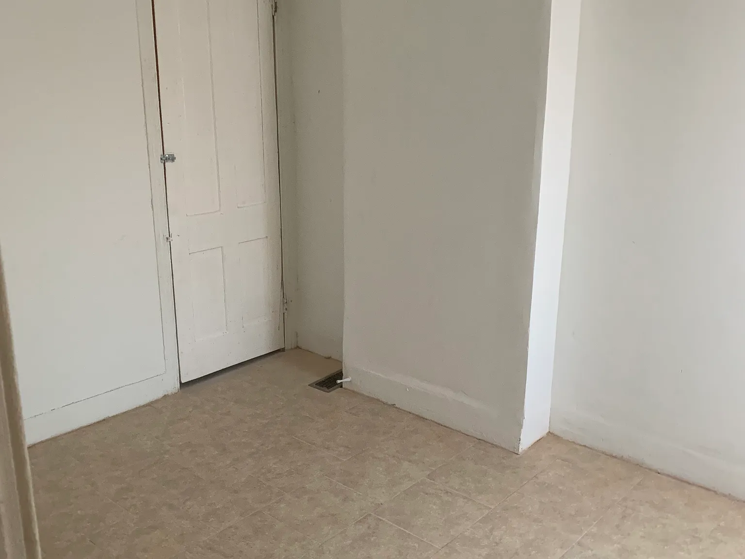 4 bed, 1150 sqft, $1,800 — Photo 4