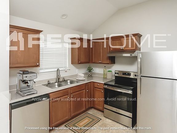 3rd image of 9804 Crocker Dr