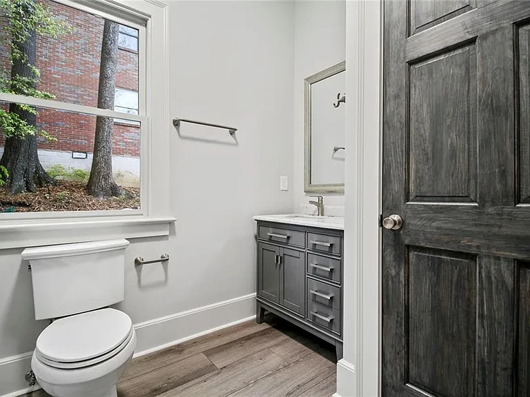 940 Saint Charles Ave NE #C — Photo 10
