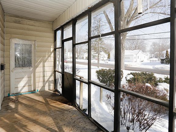 208 N Centerville-104