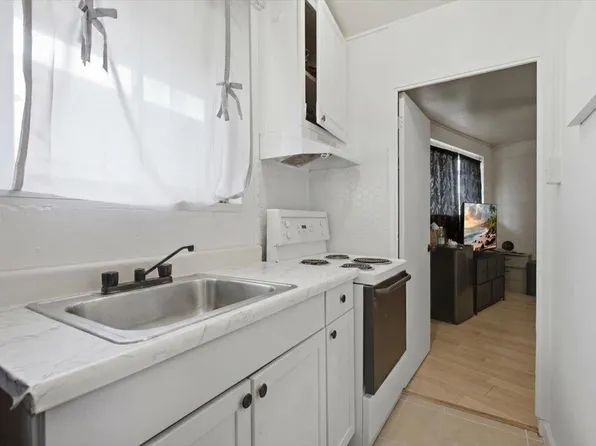 349 N Market St #A4, Wailuku, HI 96793