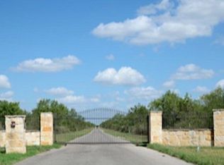 427 Sage Ln, Uvalde, TX 78801