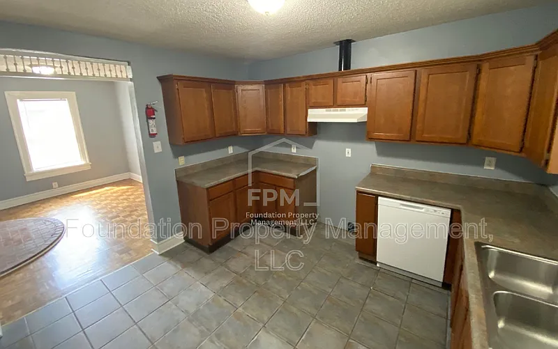 2 bed, 1.5 bath, 800 sqft, $1,225 — Photo 4