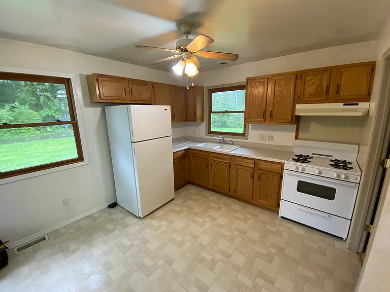 1313 Berg St #1311 — Photo 4