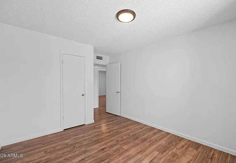 1664 E Del Rio Dr — Photo 17