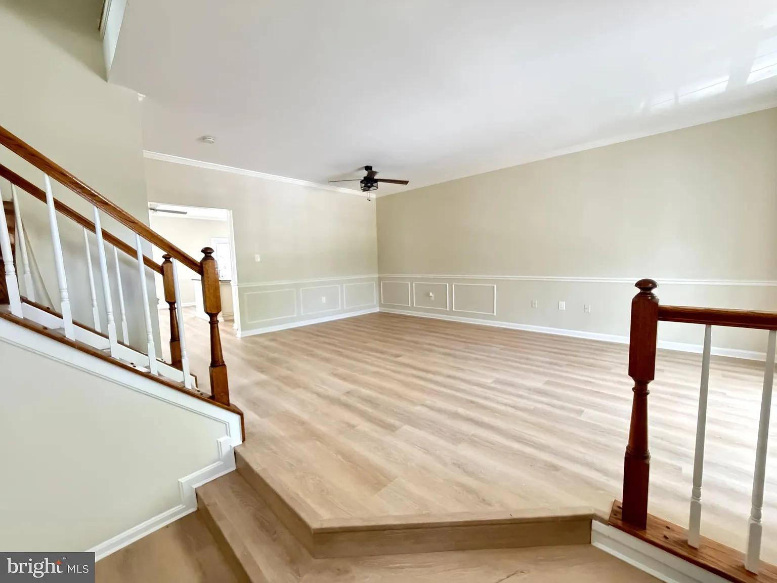 3 bed, 3.5 bath, 2434 sqft, $3,350 — Photo 3