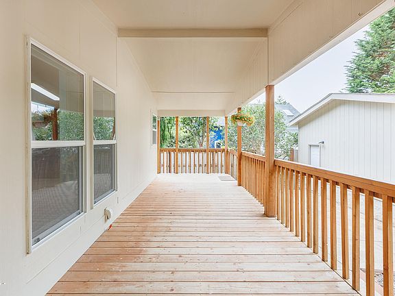 4th image of 559 NW Estate Dr