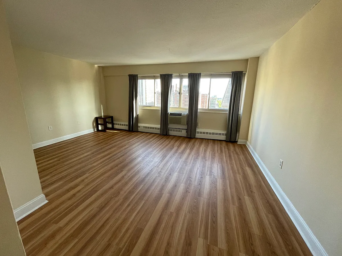 Building Photo - 2101-17 Chestnut St #1514