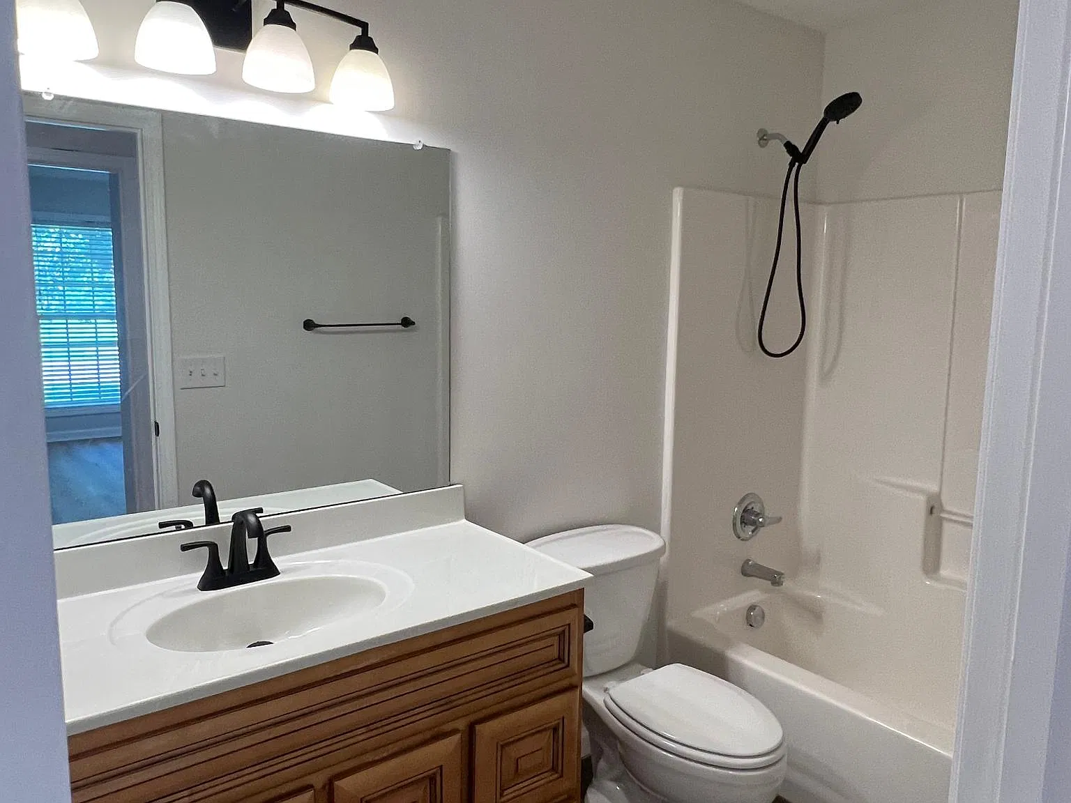 3 bed, 1476 sqft, $1,875 — Photo 4