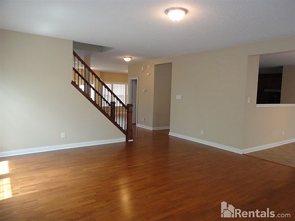 3rd image of 1593 Danielle Dr