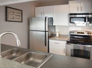 15300 Greenhaven Ln APT 250, Burnsville, MN 55306