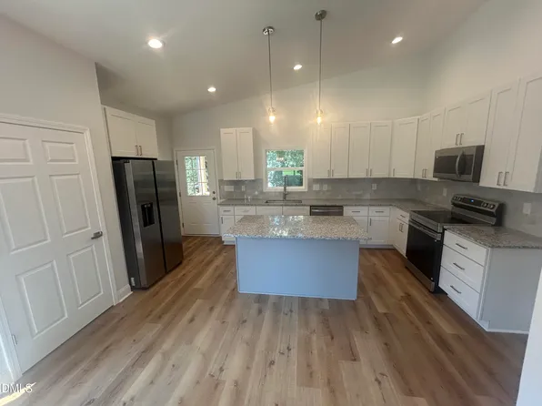 2208 Dalrymple St, Sanford, NC 27330