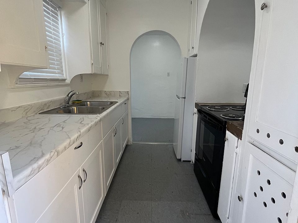 1st image of 1370 N D St APT 206