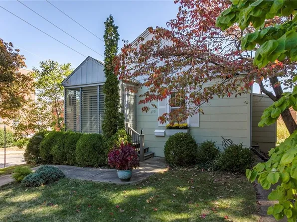 4501 Terrace St, Kansas City, MO 64111