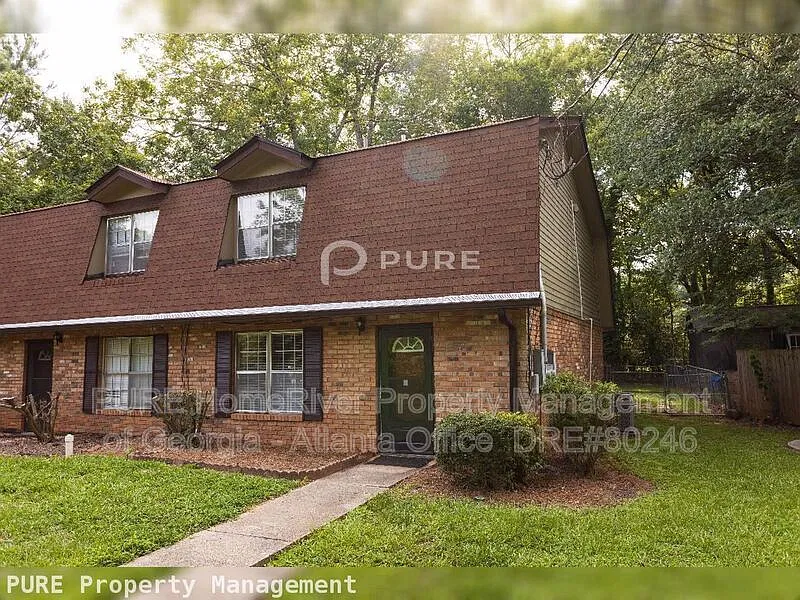 2 bed, 1.5 bath, 1452 sqft, $1,500 — Photo 2