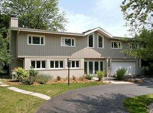 1221 Lynn Ter, Highland Park, IL
