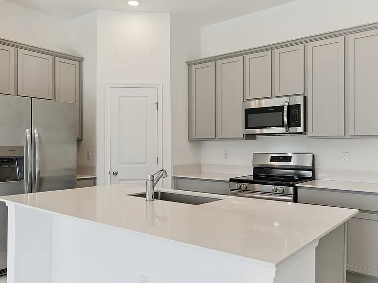 3921 Willowbrook Dr — Photo 8