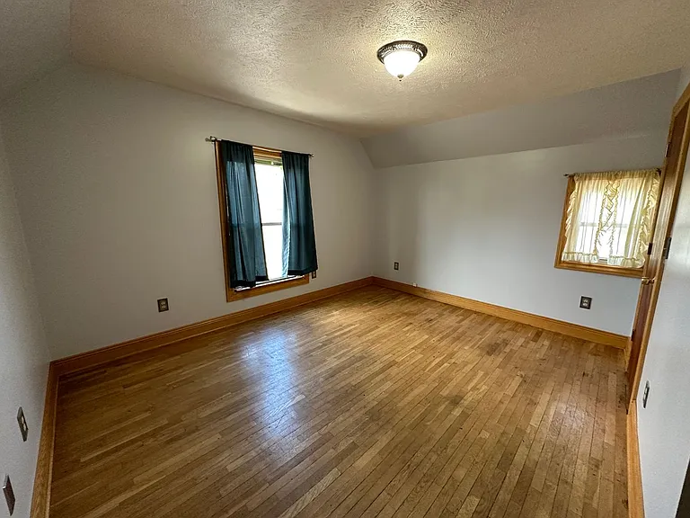 910 Union Ave SE — Photo 9