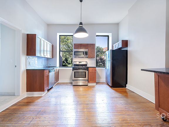 3rd image of 170 Bleecker St APT 3
