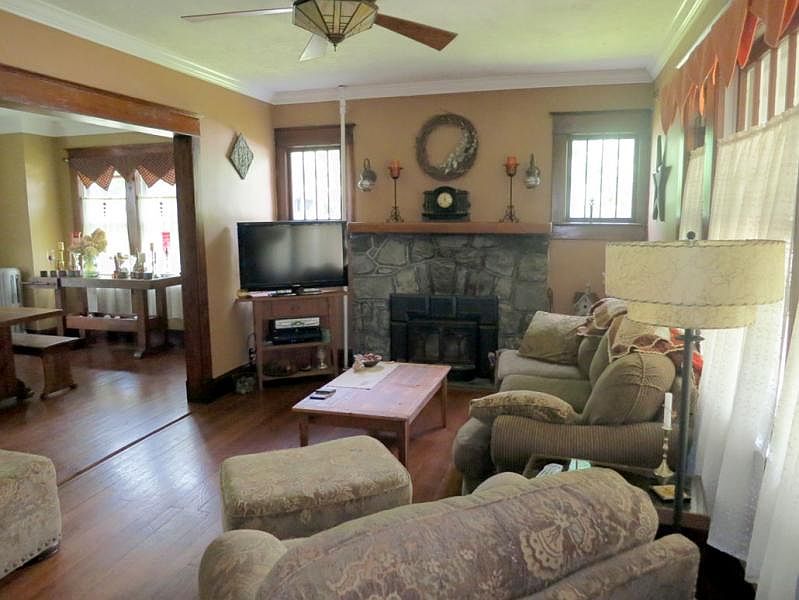 2nd image of 51 Maple Ave