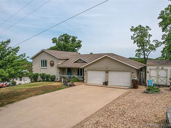 4th image of 175 Surrey Dr