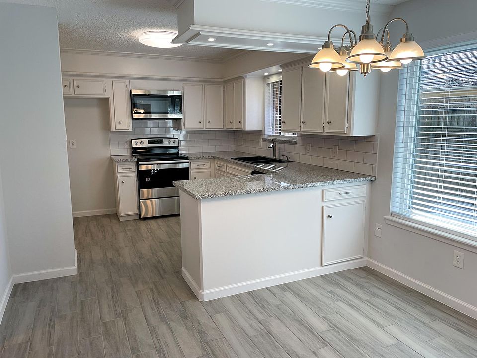 1st image of 214 S Diamondhead Blvd