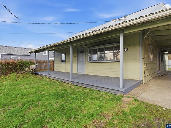 2nd image of 2375 Porter St