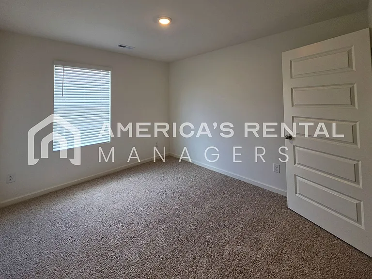 636 Wenonah Way — Photo 14