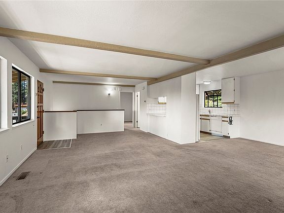 4th image of 304 Laura Ct