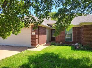 304 N Kings Canyon Dr, Cedar Park, TX 78613
