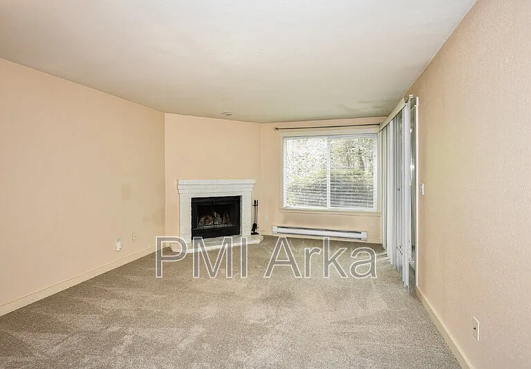 11309 NE 128th St #F102 — Photo 2