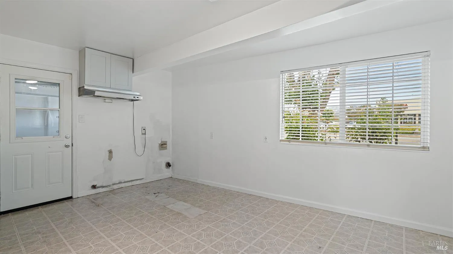 304 S Mcdowell Boulevard - Photo 11