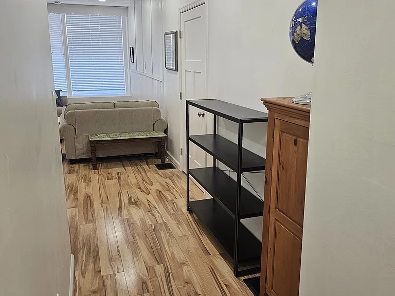 29 E Seminary St — Photo 4