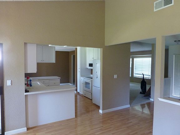 3rd image of 123 McFarland Dr